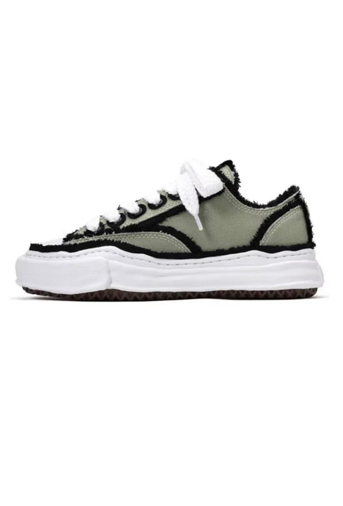 FP Low-Top Sneaker