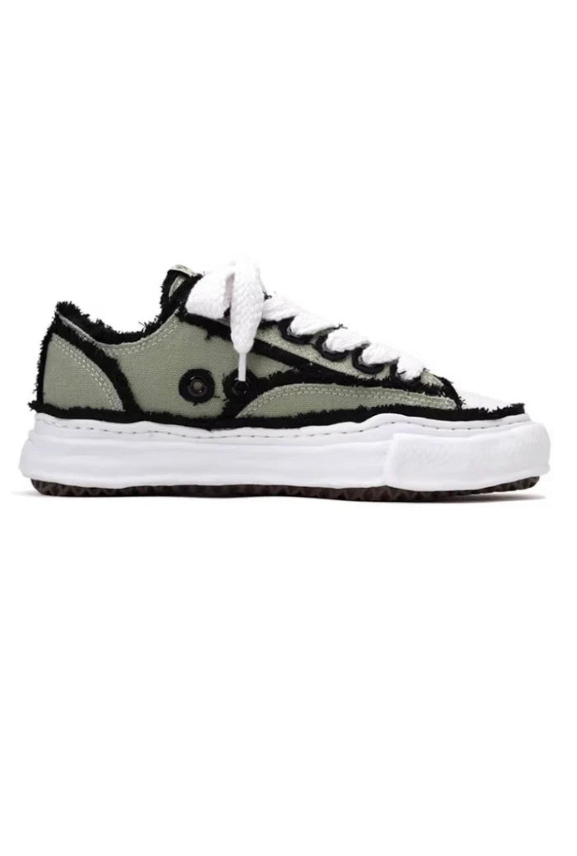 FP Low-Top Sneaker