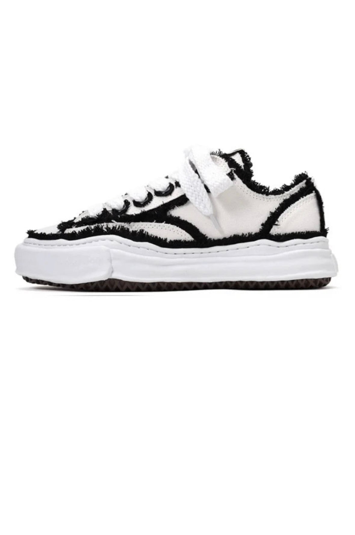 FP Low-Top Sneaker